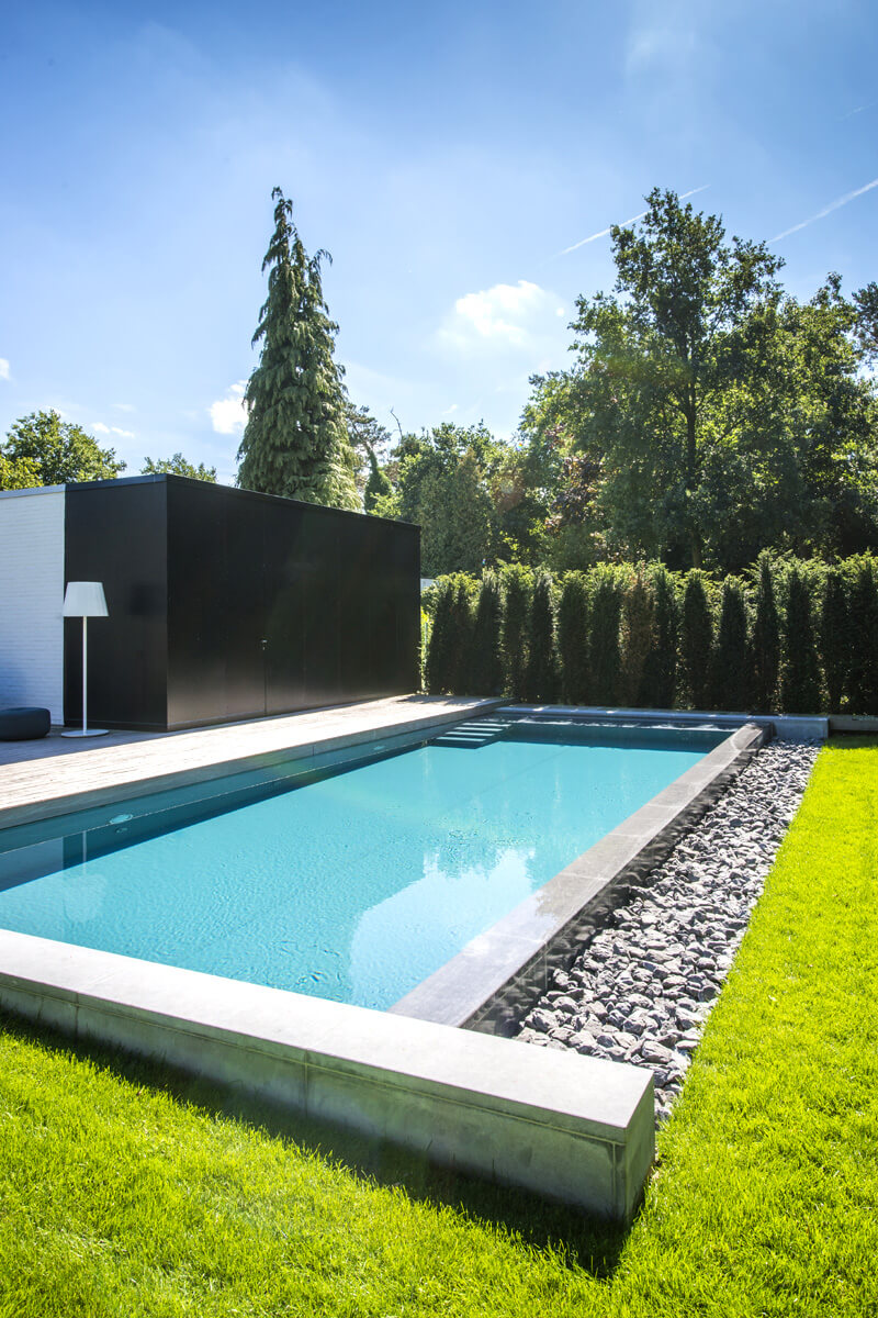 piscina desbordante de diseño