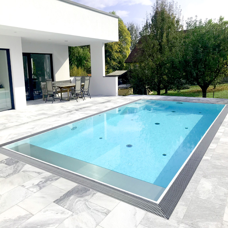 piscina en casa moderna en  Barcelona