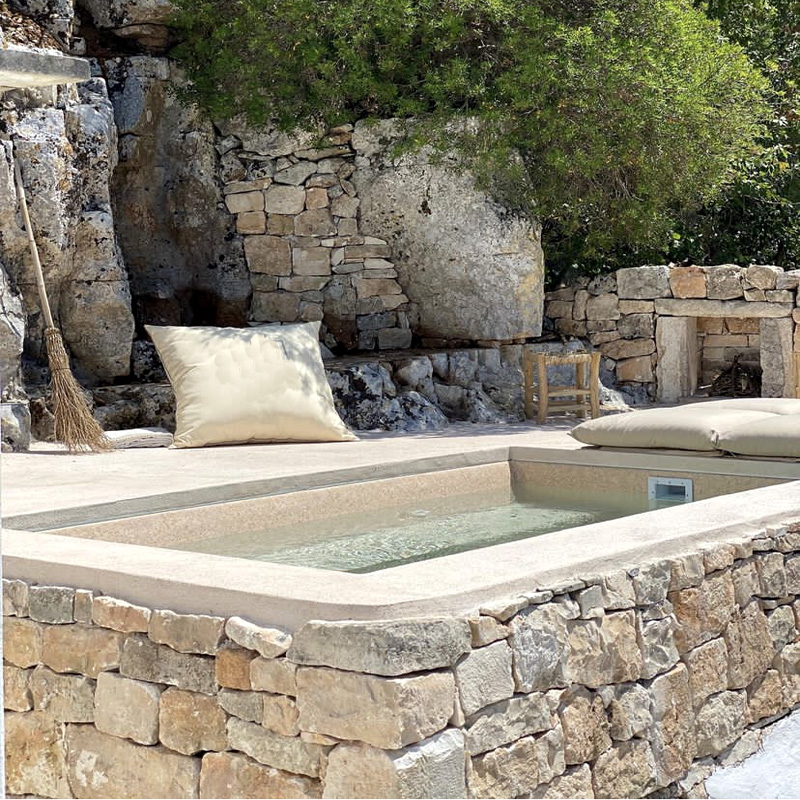 piscina de piedra elevada con lamina armada alkorplan touch