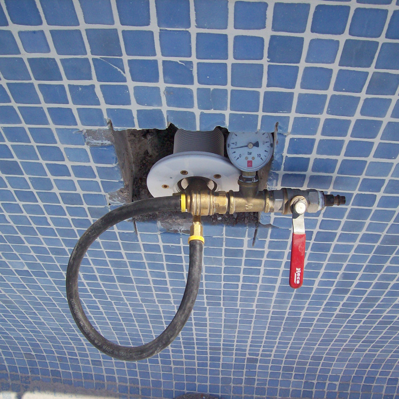 prueba presión tuberías para reparar una fuga piscina en las cañerías