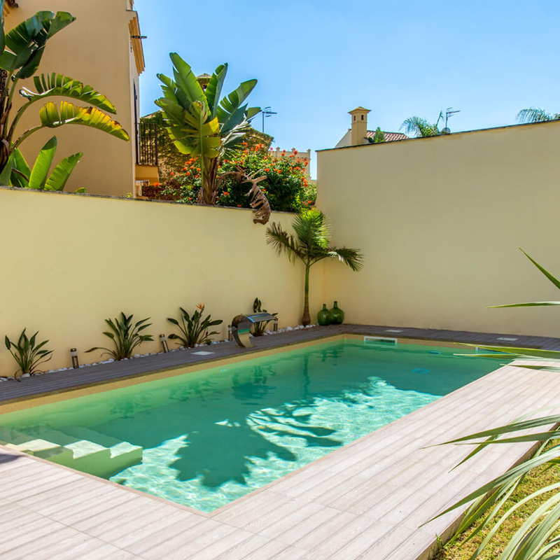 piscinas pequeñas de liner con escalera de obra en aljarafe Sevilla