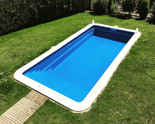 piscina 6x3 prefabricada de poliester rectangular y fondo plano con fibra de vidrio y escaleras piscina anchas Valeria