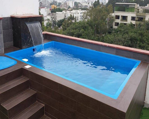 piscina poliester pequeña con fibra de vidrio rectangular y ligera para instalar como piscina en altura en terraza o atico o enterrada en patio