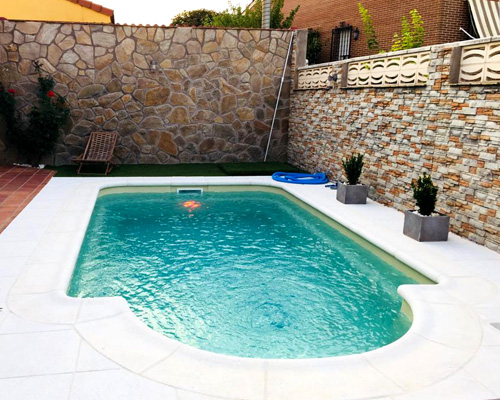 piscina 6x3 rectangular de resina con escalera romana de poliester y fibra para jardin Dora1 y Dora2 de Coinpol