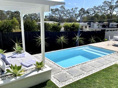 Piscina moderna pequeña de fibra de lineas rectas restangular Marlene40