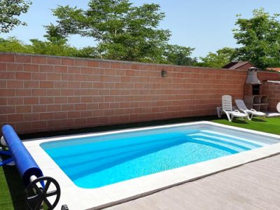piscina fibra 8x3 malibu80 con instalacion y cobertor en Madrid boadilla y Getafe