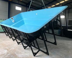 piscina grande prefabricada de poliester 6x3 y fibra Bahamas60 apta para subir sobre el suelo sin obra
