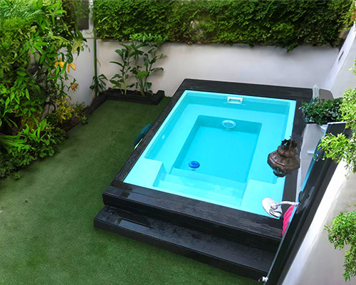 mini piscina prefabricada poliester elevada Carola para terraza pequeña o patio