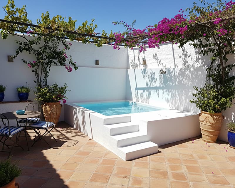 Mini piscina Juanita 2x2 prefabricada de poliester