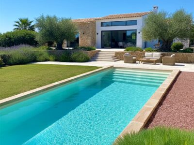 Piscina de fibra 9x4 prefabricada grande Cadaqués95