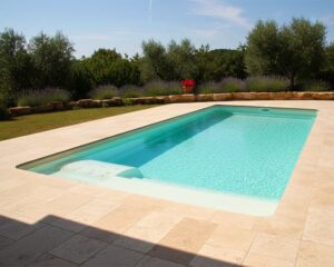Piscina playa Tamariu80 con jets de hidromasaje en la cama de agua