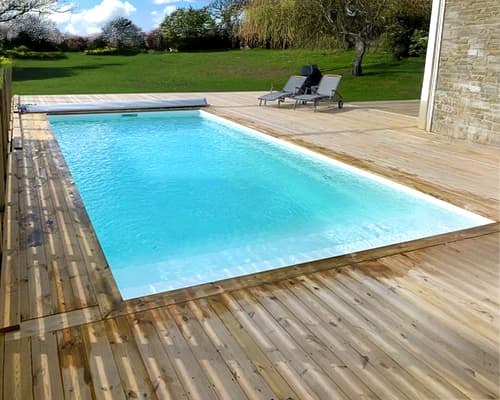 Piscina poliester prefabricada Marlene79 para jardin grande
