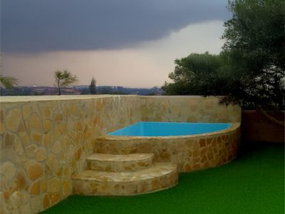 Piscina triangular prefabricada 2x2 rincon