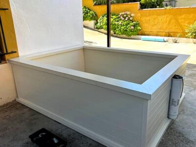 Estructura mini piscina prefabricada de aluminio Easy en construcción